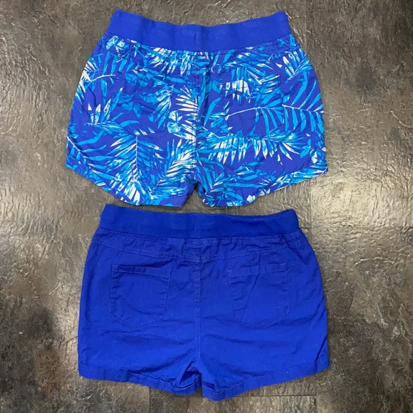Women’s shorts - Picture 2 of 2